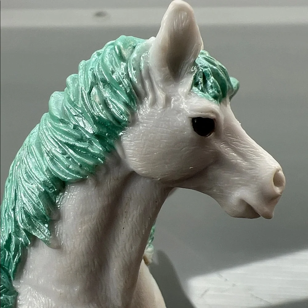 🦄Fantasy Lot of 2 Unicorns Horse Pegasus Winged Horse by Papo & Schleich Bayala
